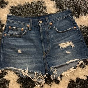 LEVIS DENIM SHORTS
